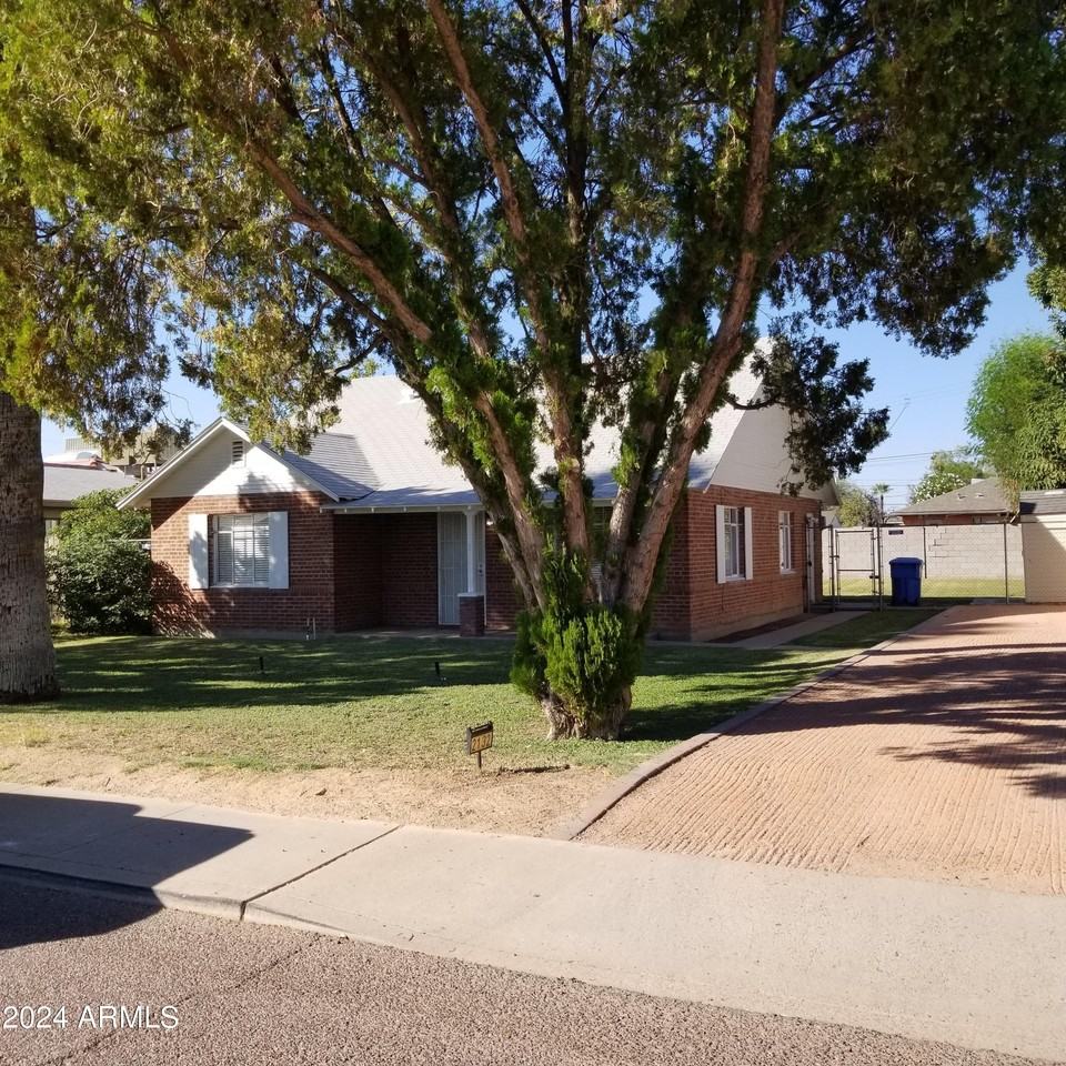 2132 E Mulberry Dr - Photo 3 of 18