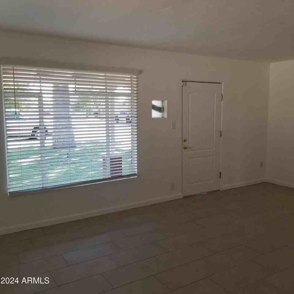 2132 E Mulberry Dr - Photo 7 of 18