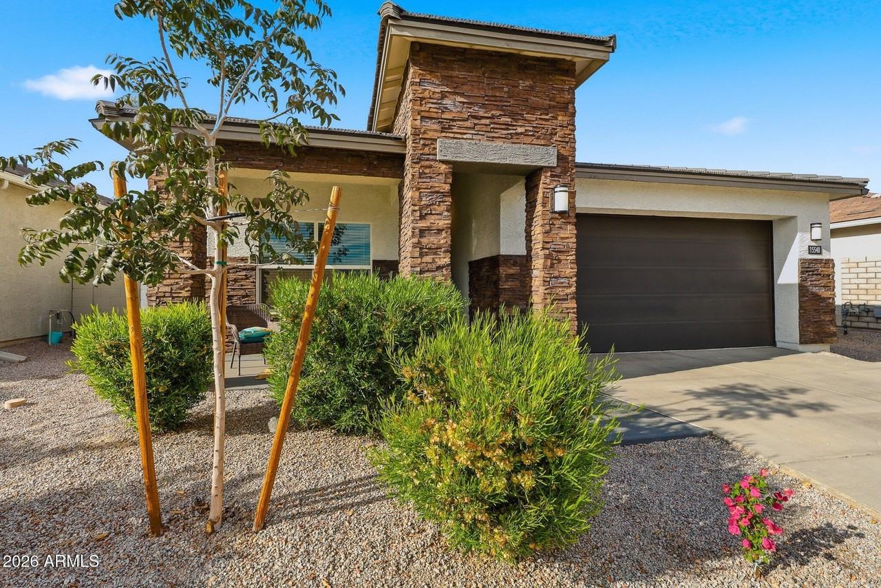 15540 W Smoketree Dr - Photo 2 of 32