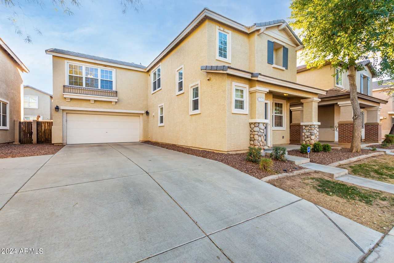 2343 E Sunland Ave - Photo 2 of 34
