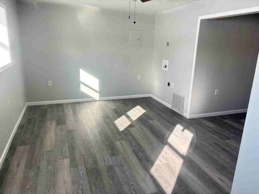 1369 Lawsonham Rd Apt 2 - Photo 2 of 10