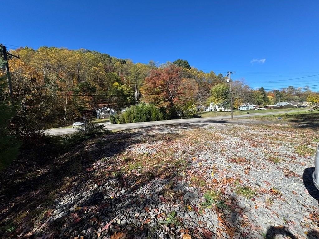 RT 16/ NEAR SOPHIA, 330 ROBERT C. BYRD DR. - Photo 4 of 8