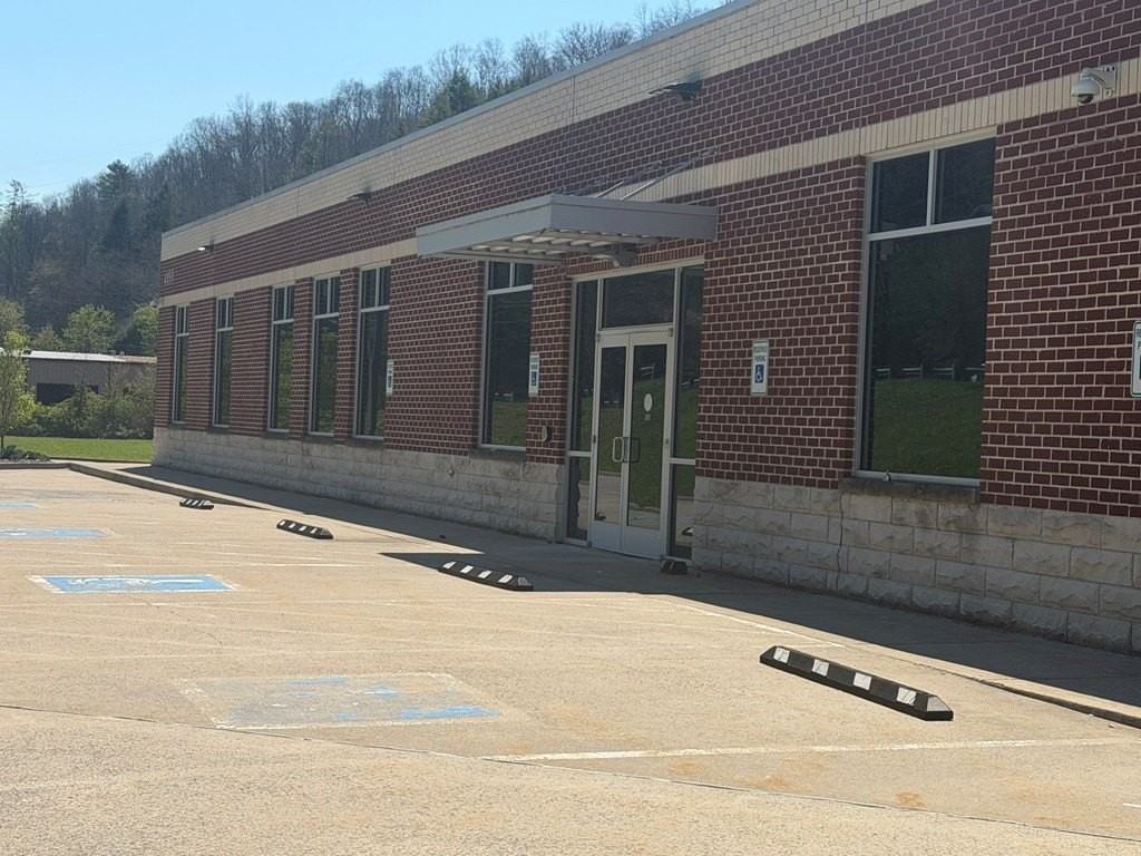 4499 Appalachian Hwy - Photo 2 of 29