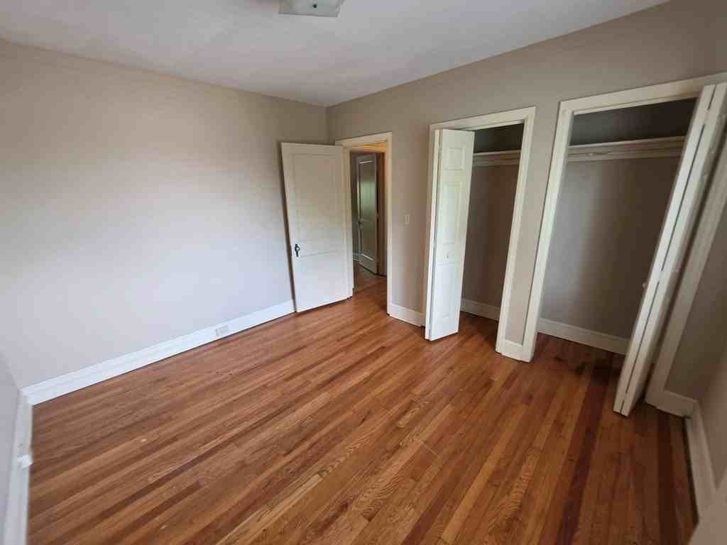 105 Virginia St - Photo 4 of 18