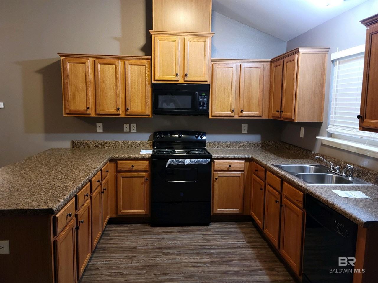 9530 Fox Hunter Ct W - Photo 4 of 13
