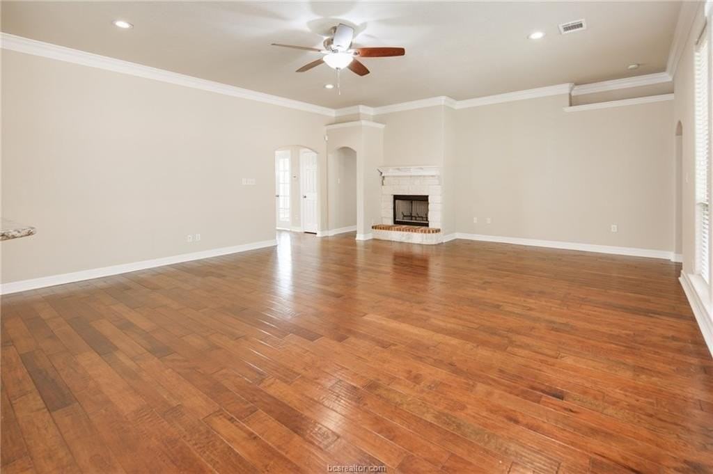 2481 Newark Cir - Photo 4 of 25