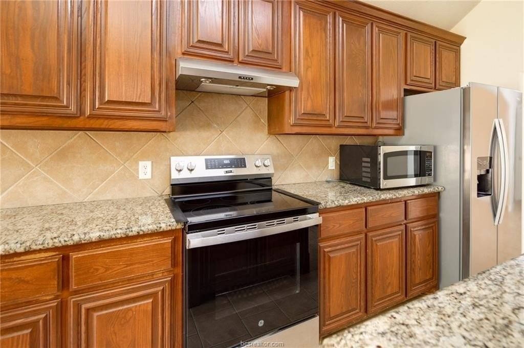 2481 Newark Cir - Photo 6 of 25