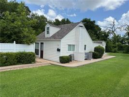 featured image of 600 W Dexter Dr #A