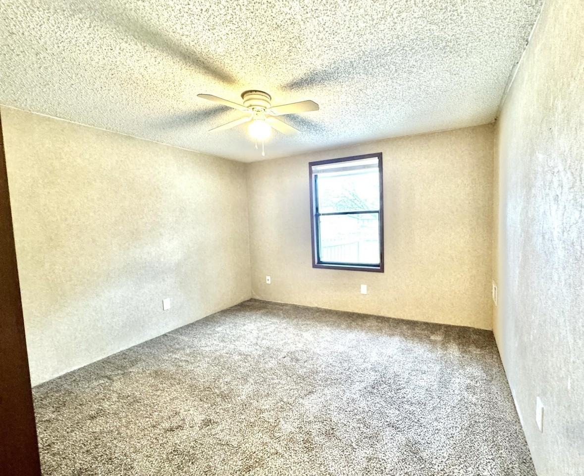 2302 S Brandon Ct - Photo 7 of 9