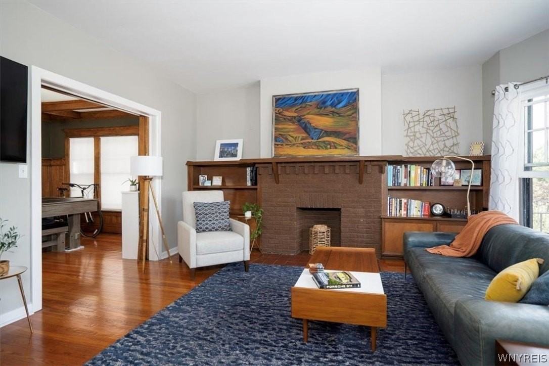 825 Forest Ave - Photo 3 of 13