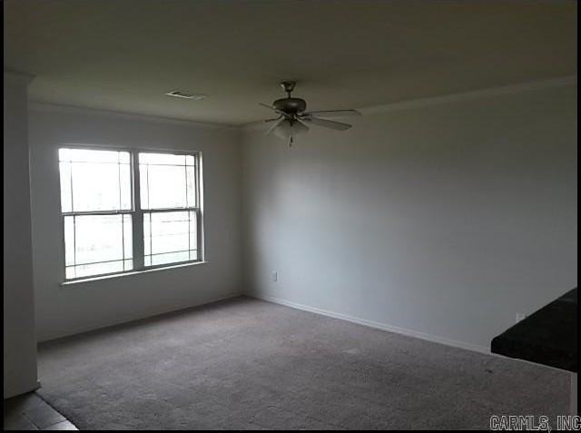 1101 Yarrow Dr - Photo 4 of 10