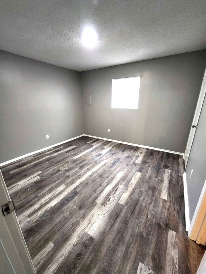 2120 W 30th Ave - Photo 2 of 6