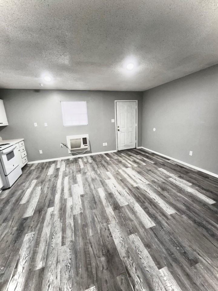 2120 W 30th Ave - Photo 4 of 6
