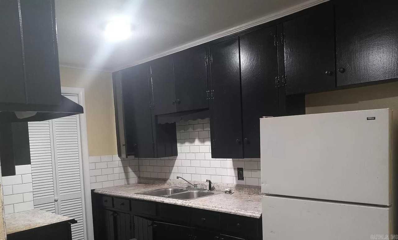 1916 W 14th Ave #1916 - Photo 3 of 5