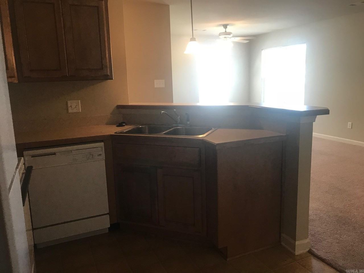 2900 Kennedy Dr - Photo 6 of 18
