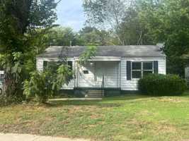 featured image of 407 W 33rd St