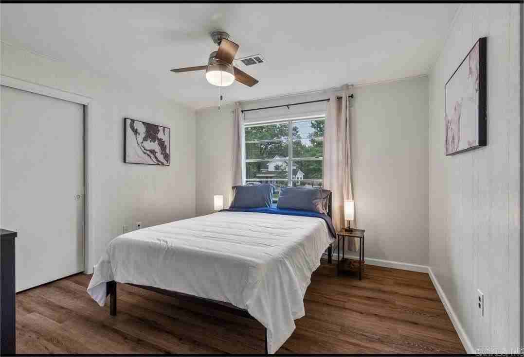 1930 College Ave - Photo 5 of 13