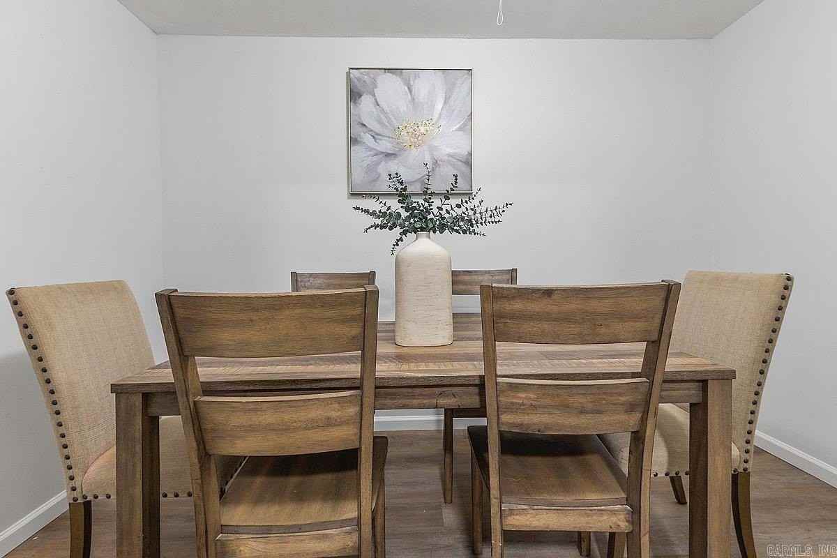 511 Briar St - Photo 5 of 12