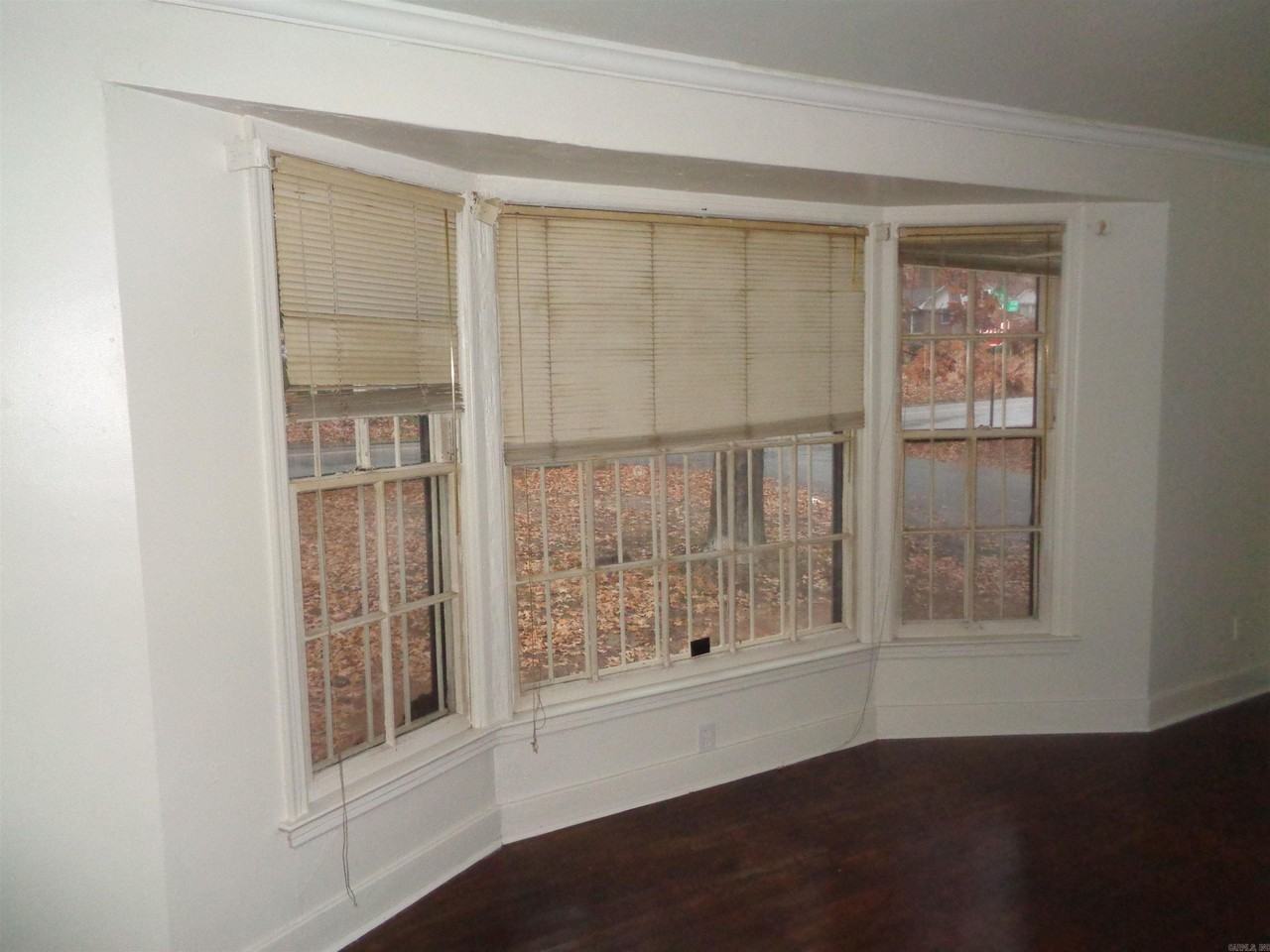 1701 Fair Park Blvd - Photo 5 of 14