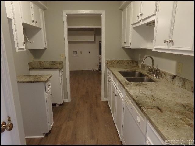 1807 Sanford Dr - Photo 4 of 21