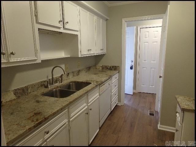 1807 Sanford Dr - Photo 5 of 21
