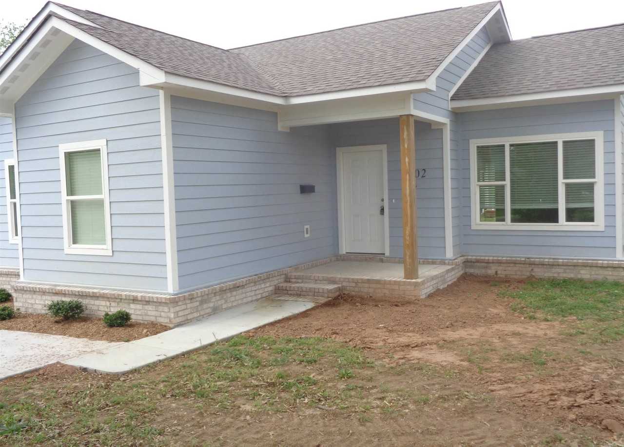 1202 W 11th St #AB - Photo 2 of 37
