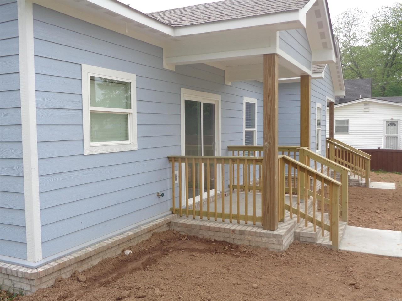 1202 W 11th St #AB - Photo 4 of 37