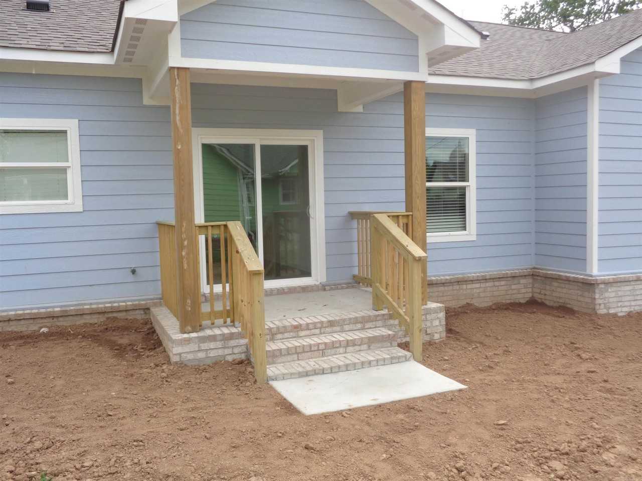 1202 W 11th St #AB - Photo 5 of 37