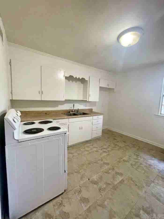 21 Harrow Dr - Photo 3 of 10
