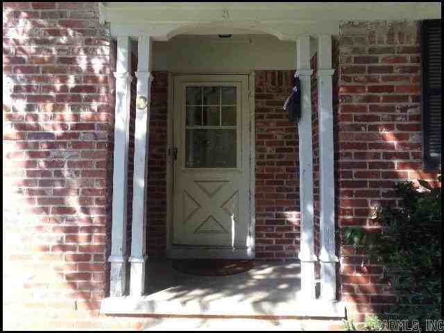 8 Utica Ln - Photo 2 of 14