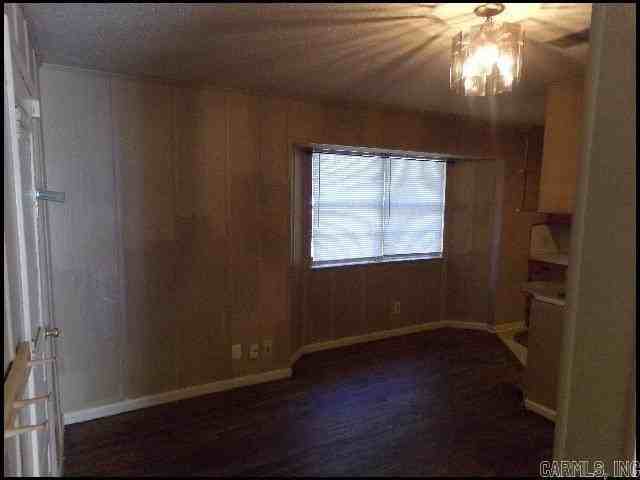 8 Utica Ln - Photo 4 of 14