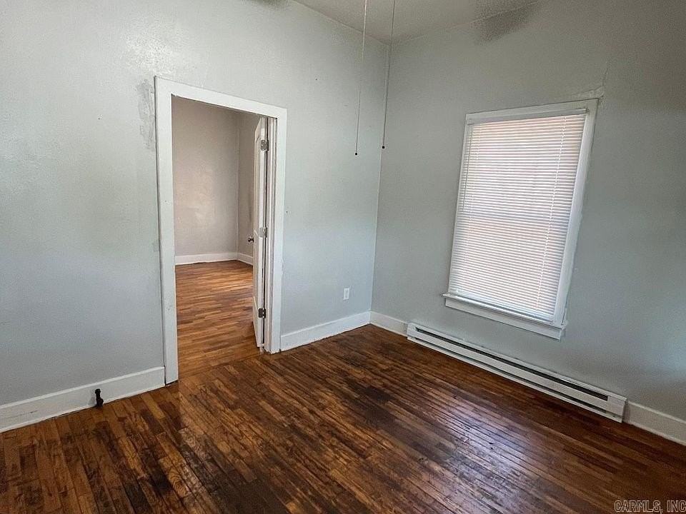 3705 W 12th St #B - Photo 3 of 5