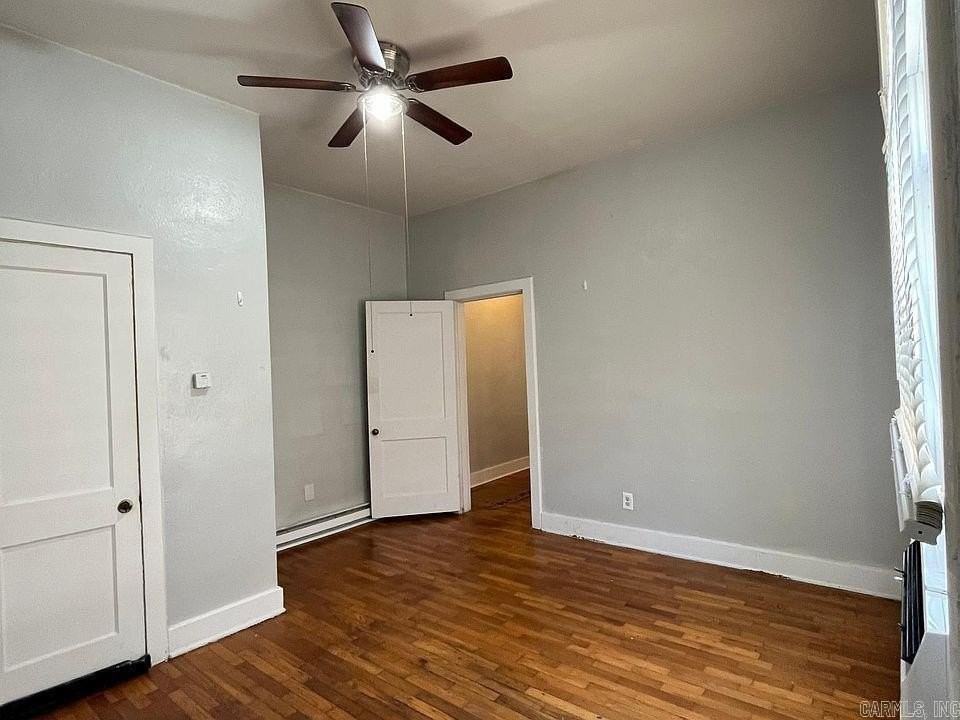 3705 W 12th St #B - Photo 4 of 5