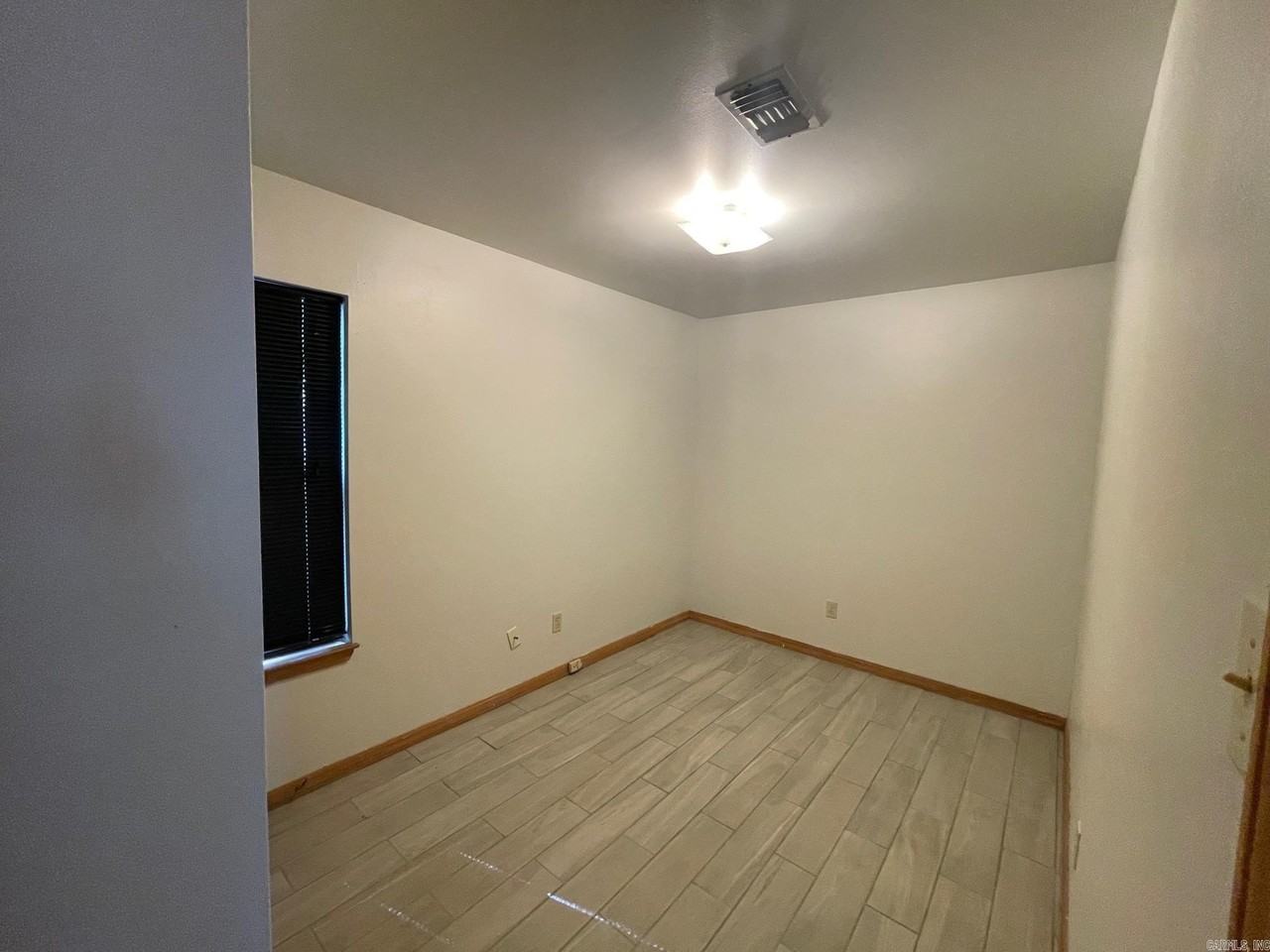 11603 Warren Rd - Photo 5 of 15