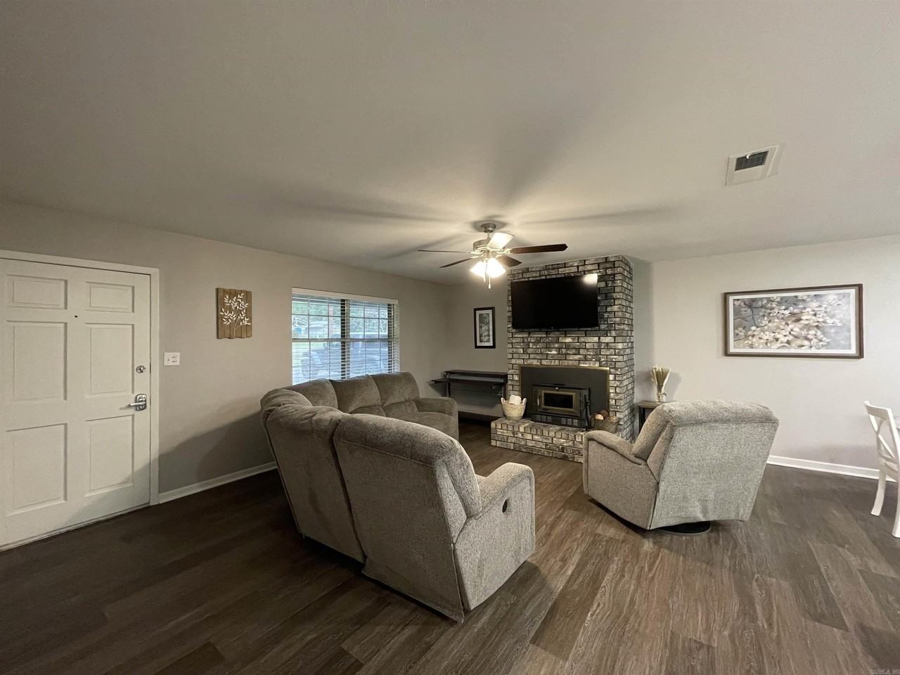 6503 Chaparral St - Photo 3 of 36