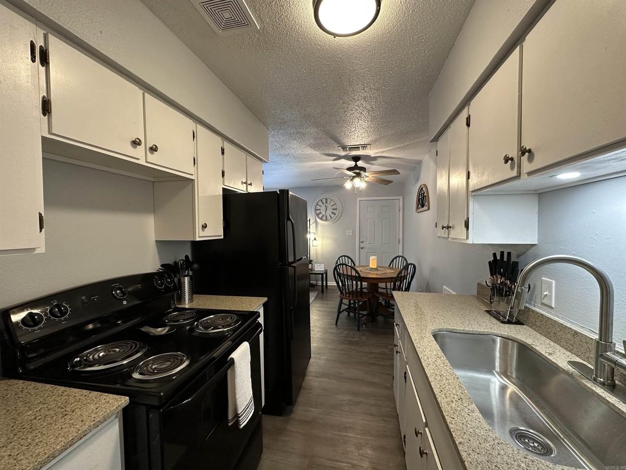 3801 Elizabeth St #3 - Photo 3 of 18