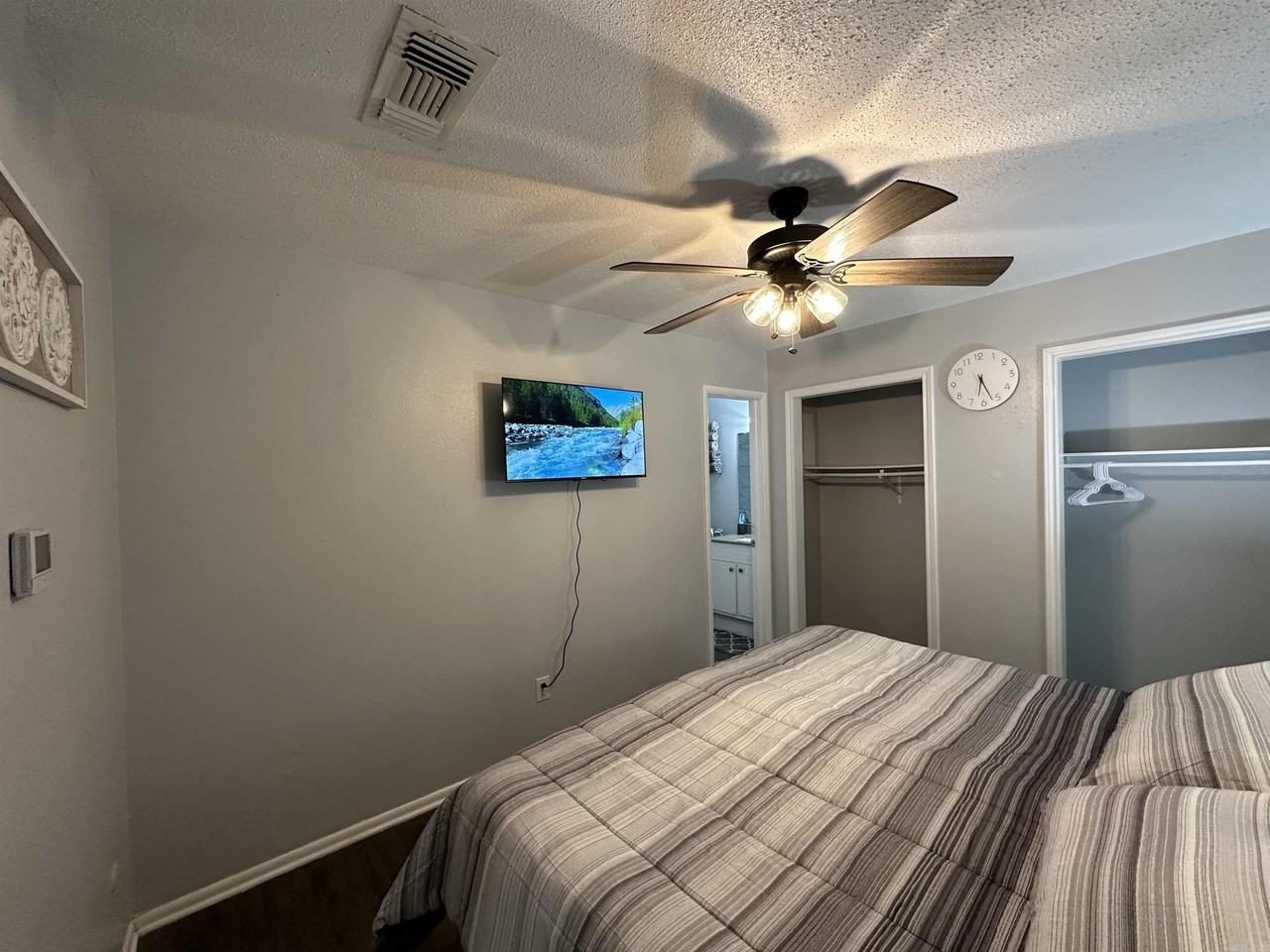 3801 Elizabeth St #3 - Photo 4 of 18