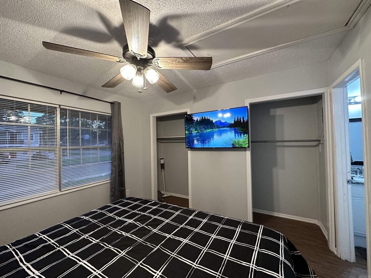 3800 Pine St #3 - Photo 5 of 8