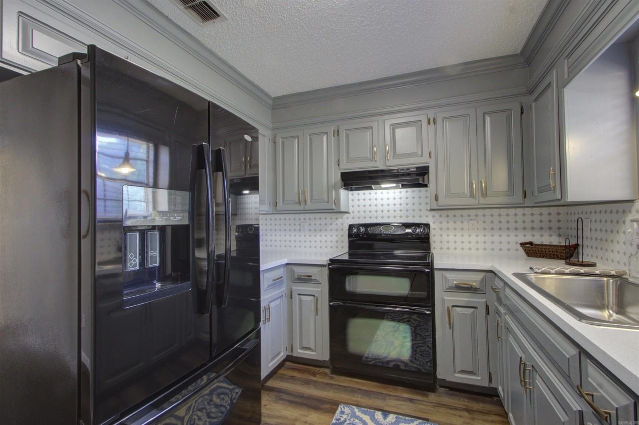 3516 Skyline Blvd - Photo 2 of 26