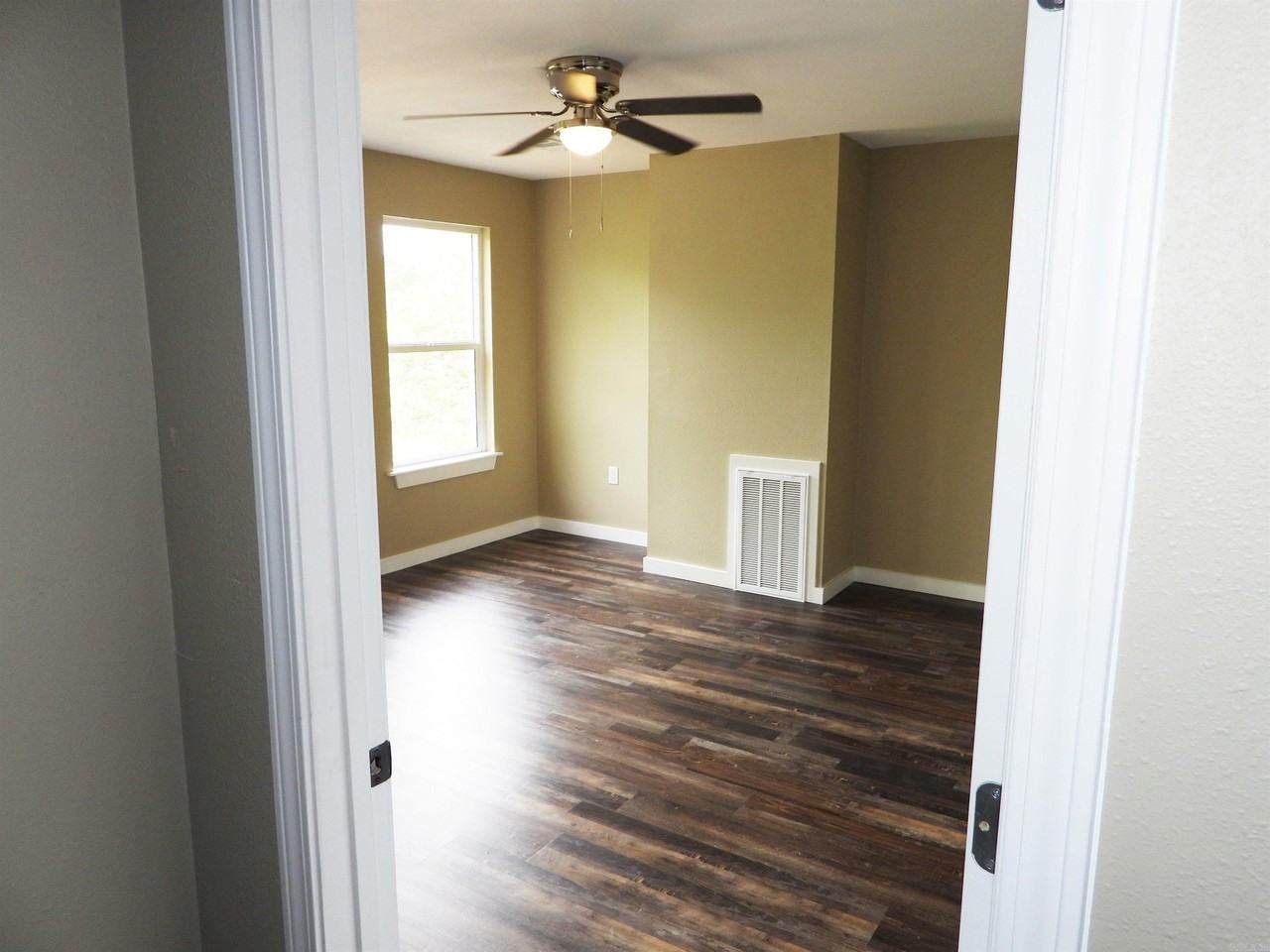 615 E Word Ave #1 - Photo 3 of 22