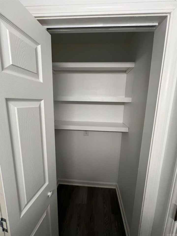 2113 W 19th St - Photo 5 of 7
