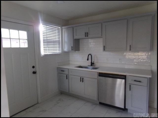 2318 Louisiana St - Photo 4 of 11