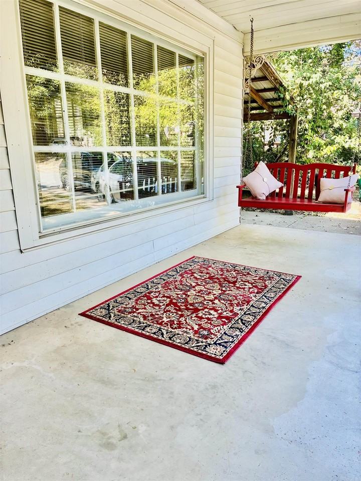 404 N Jackson St - Photo 2 of 19