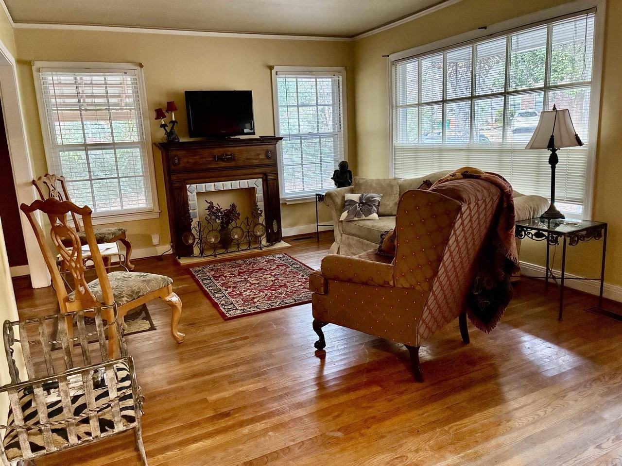 404 N Jackson St - Photo 6 of 19