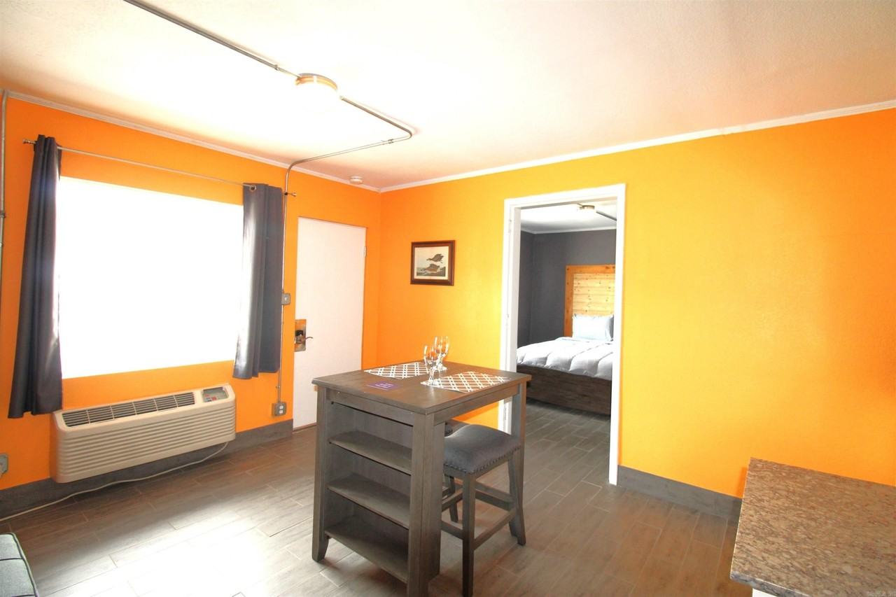 1611 Central Ave - Photo 6 of 11