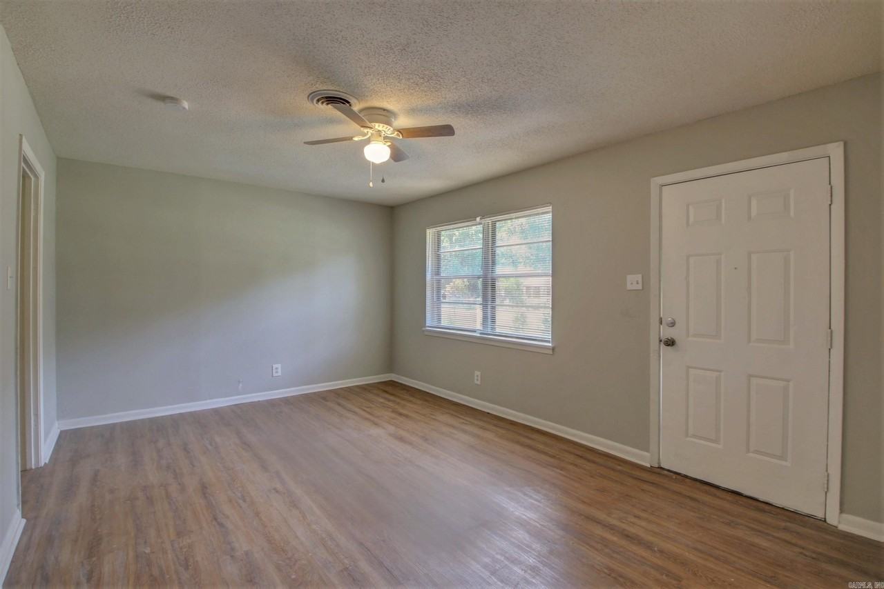 7326 Milford Dr - Photo 3 of 14