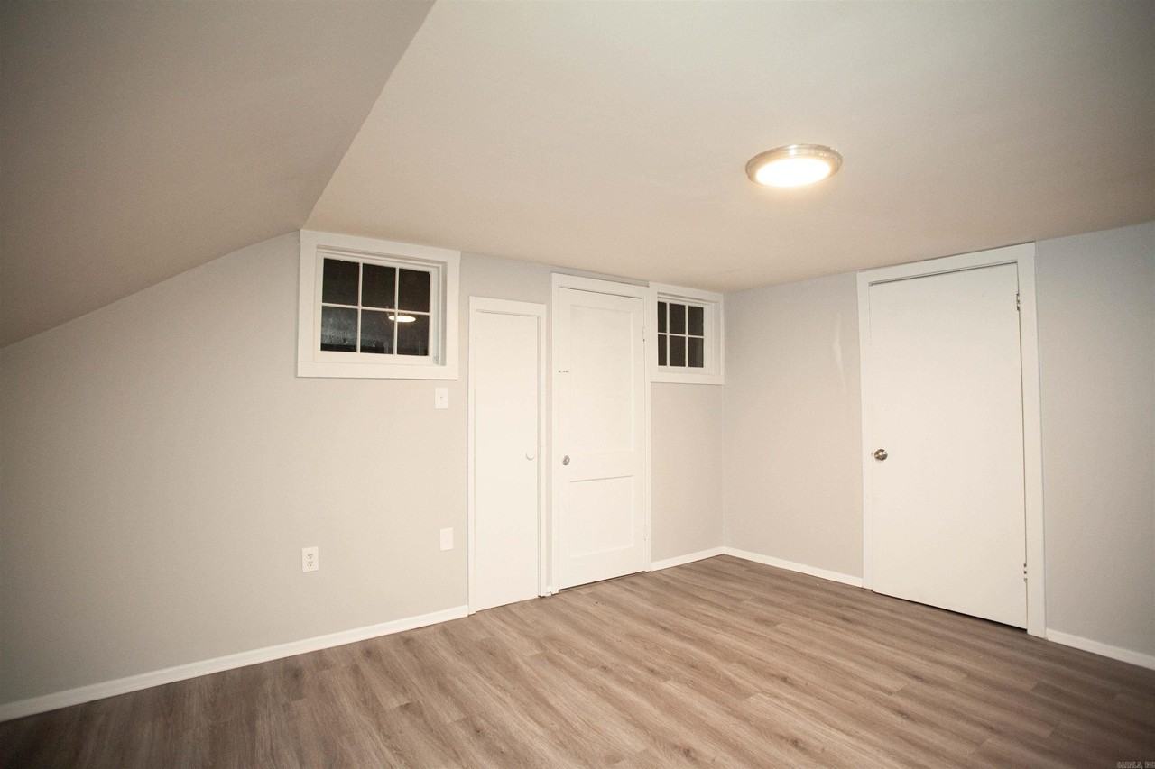 1320 S Battery St #C - Photo 3 of 8