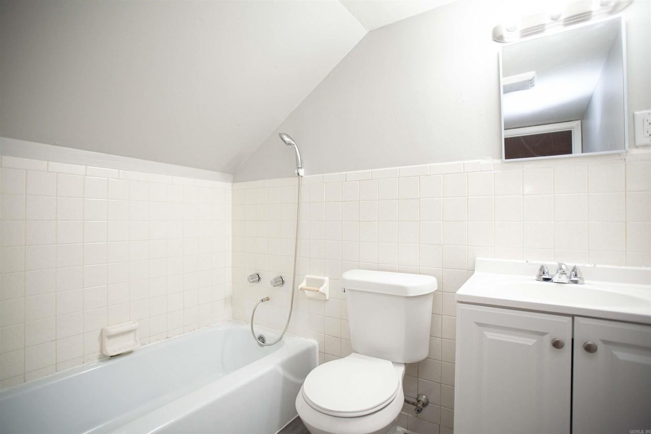 1320 S Battery St #C - Photo 5 of 8