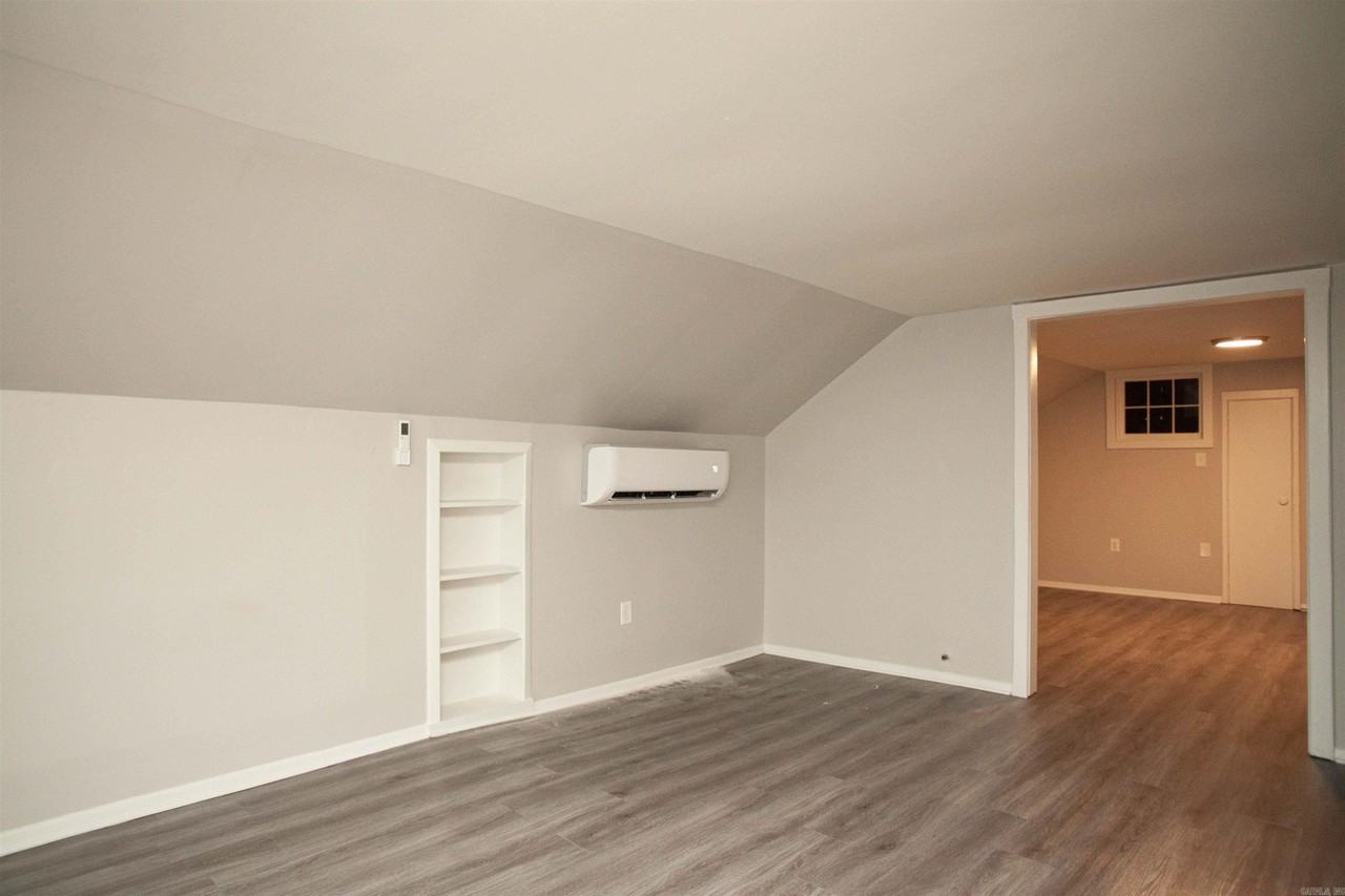 1320 S Battery St #C - Photo 7 of 8
