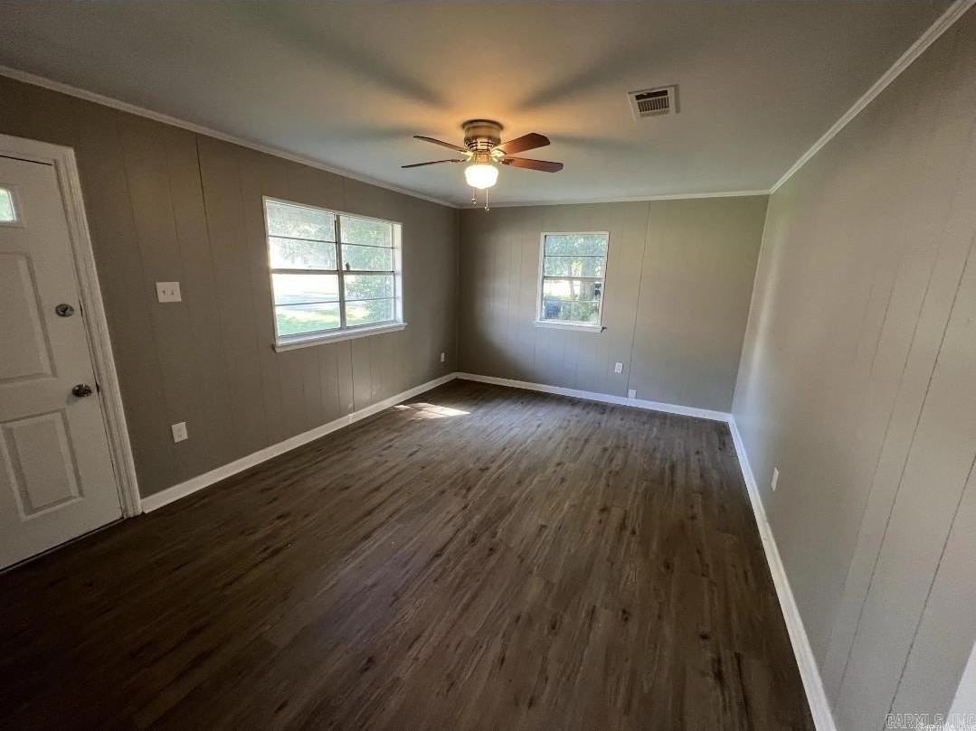 106 S Grant St - Photo 2 of 9